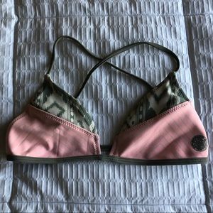 Ripcurl wetsuit triangle bathing suit top 🧠